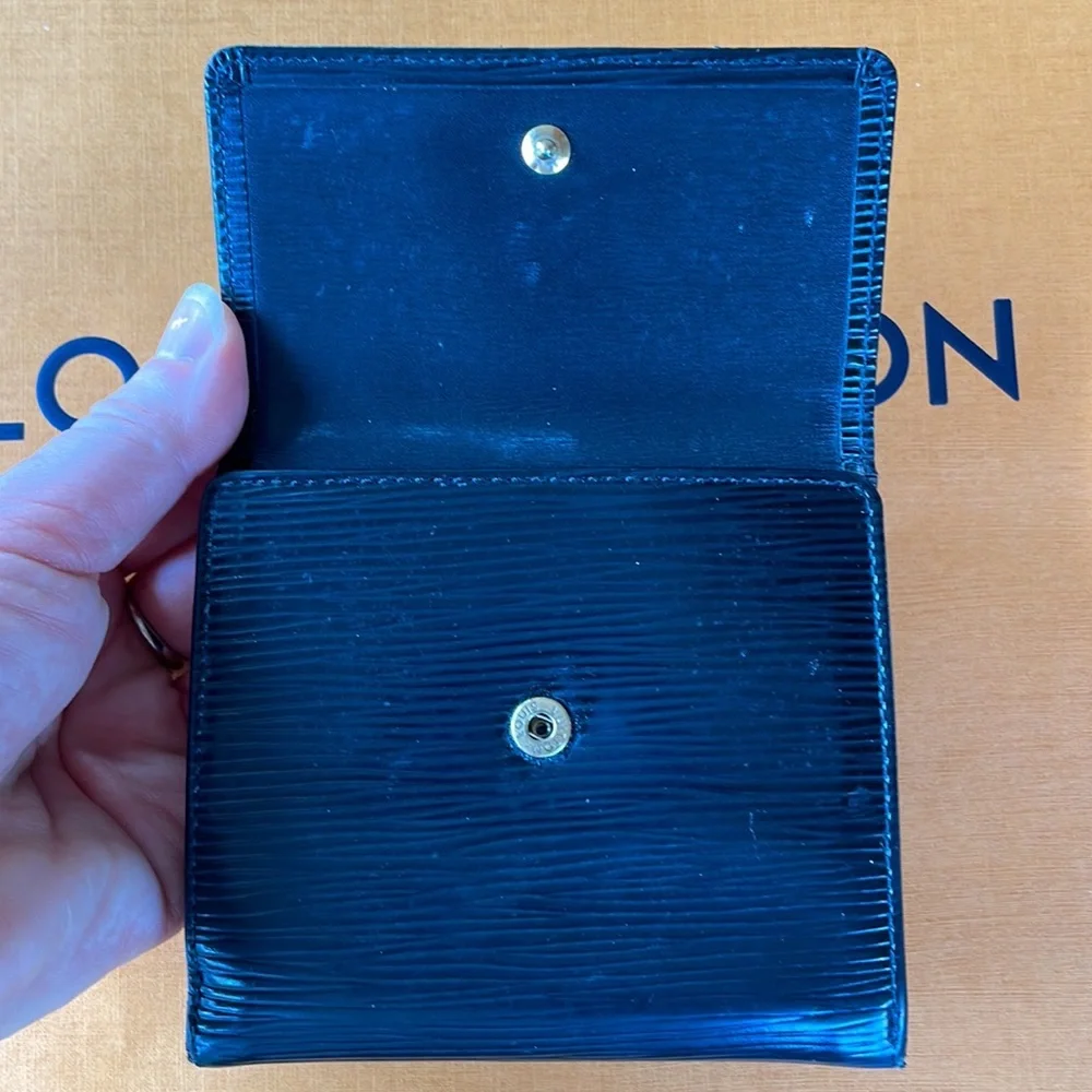 Louis Vuitton Epi Saffiano leather tri-fold wallet black w/gift box and dust bag